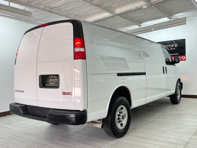 2023 GMC Savana Base