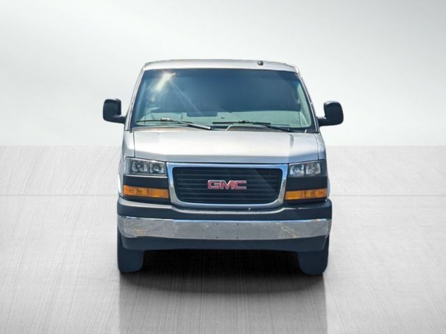 2023 GMC Savana Base