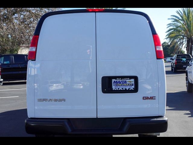 2023 GMC Savana Base