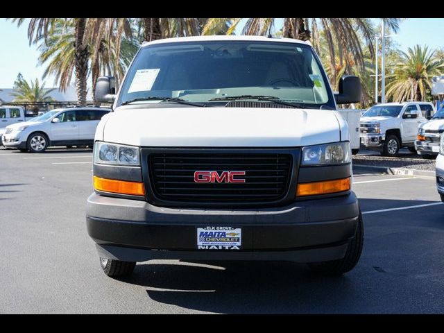 2023 GMC Savana Base