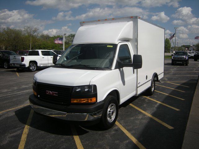 2023 GMC Savana Base