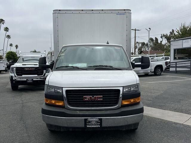 2023 GMC Savana Base