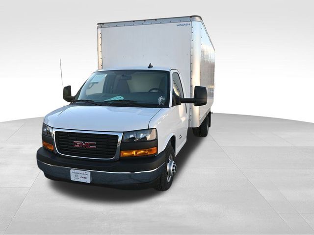 2023 GMC Savana Base
