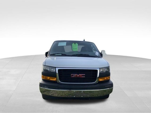 2023 GMC Savana Base