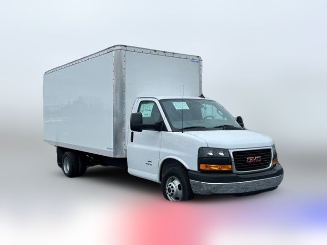 2023 GMC Savana Base