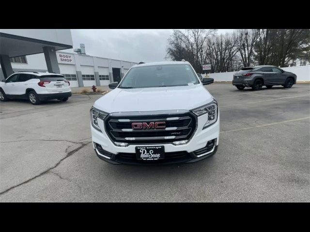 2023 GMC Terrain AT4