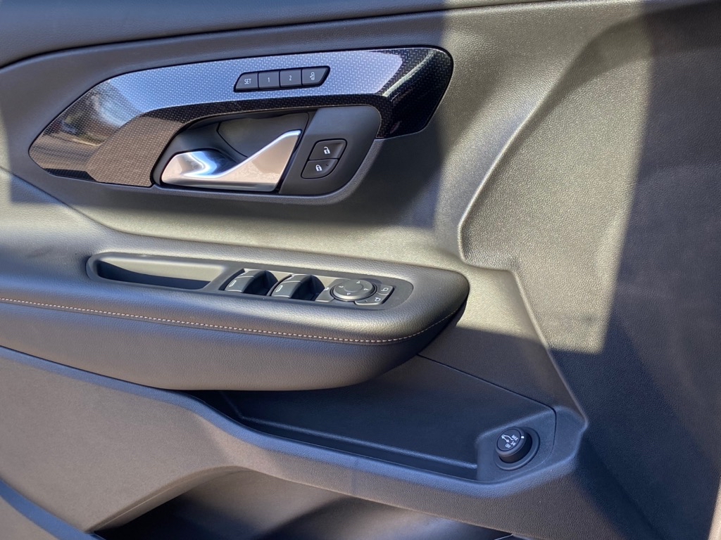 Vehicle image 23 of 31
