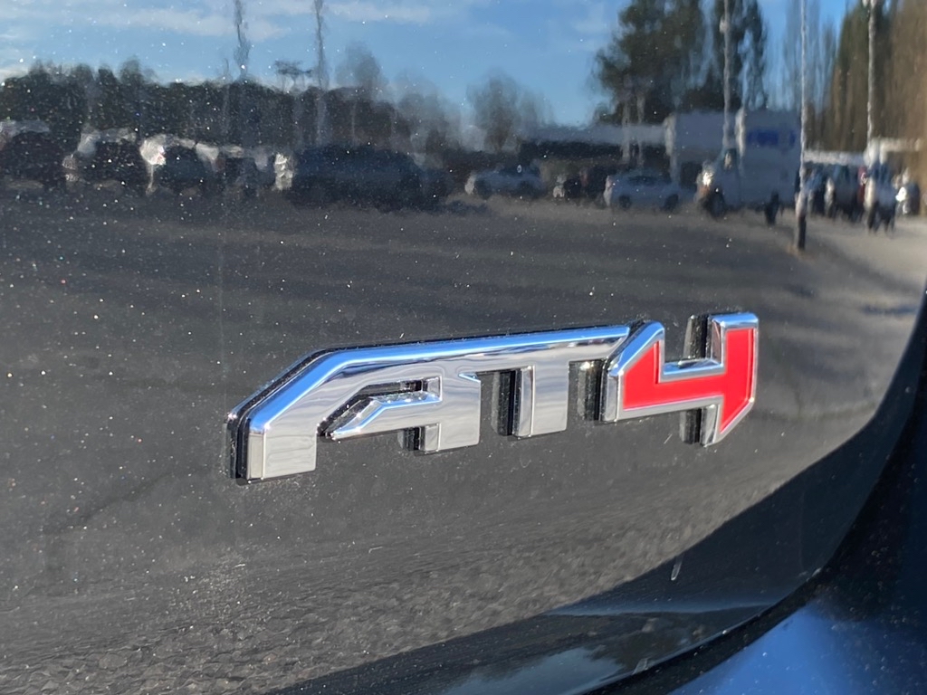 Vehicle image 28 of 31
