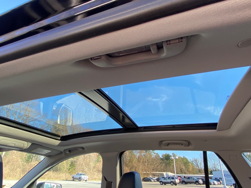 Vehicle image 26 of 31
