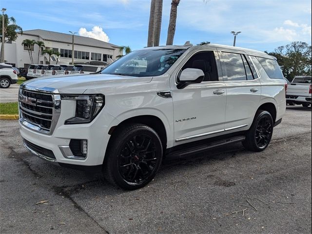 2023 GMC Yukon SLT