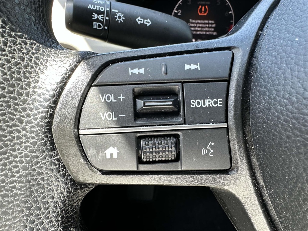 Vehicle image 15 of 30