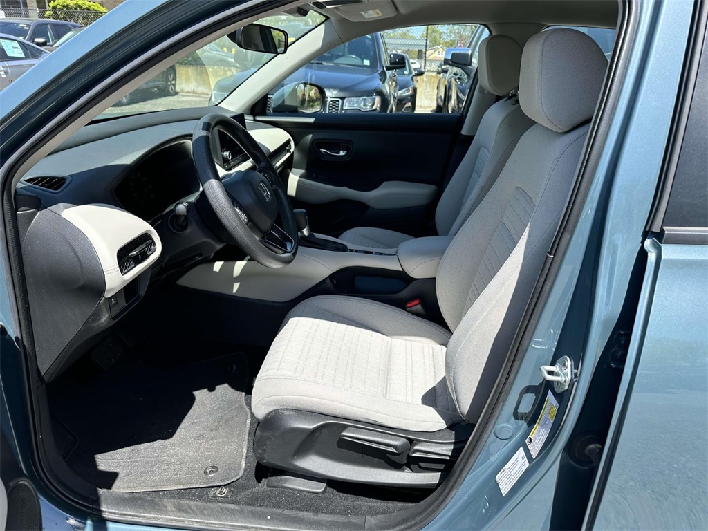 Vehicle image 11 of 30