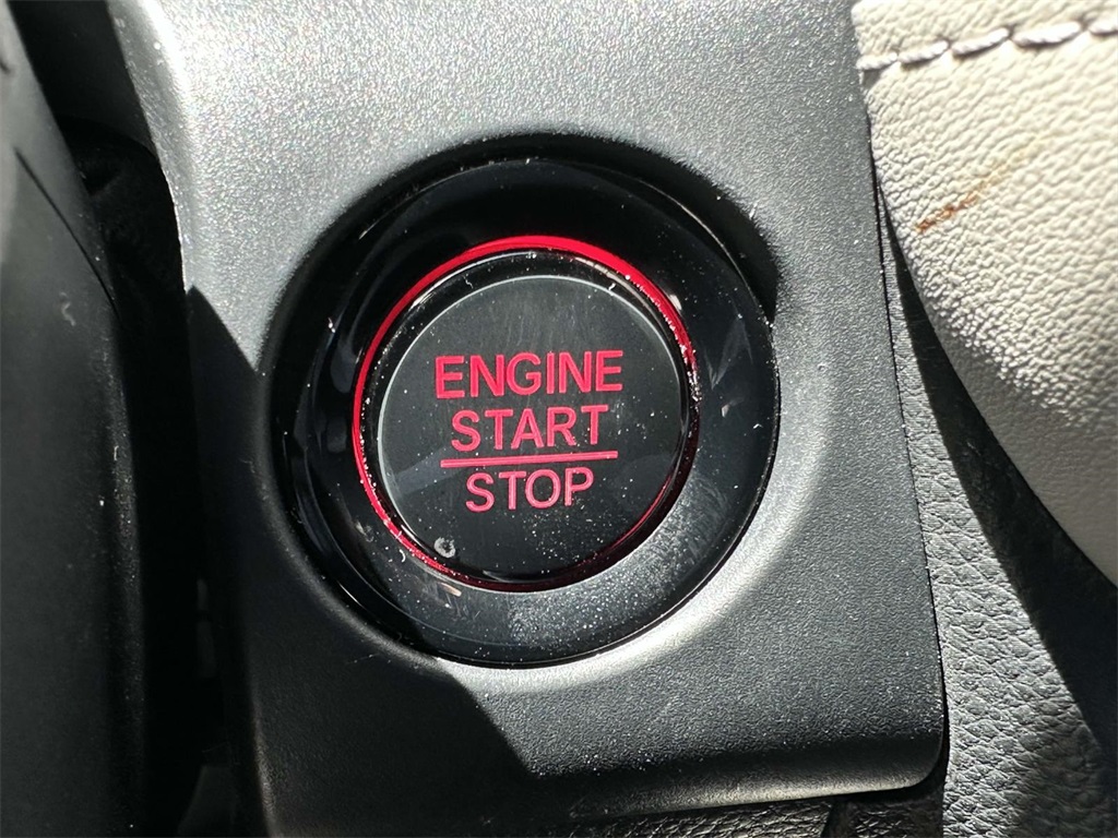 Vehicle image 19 of 30
