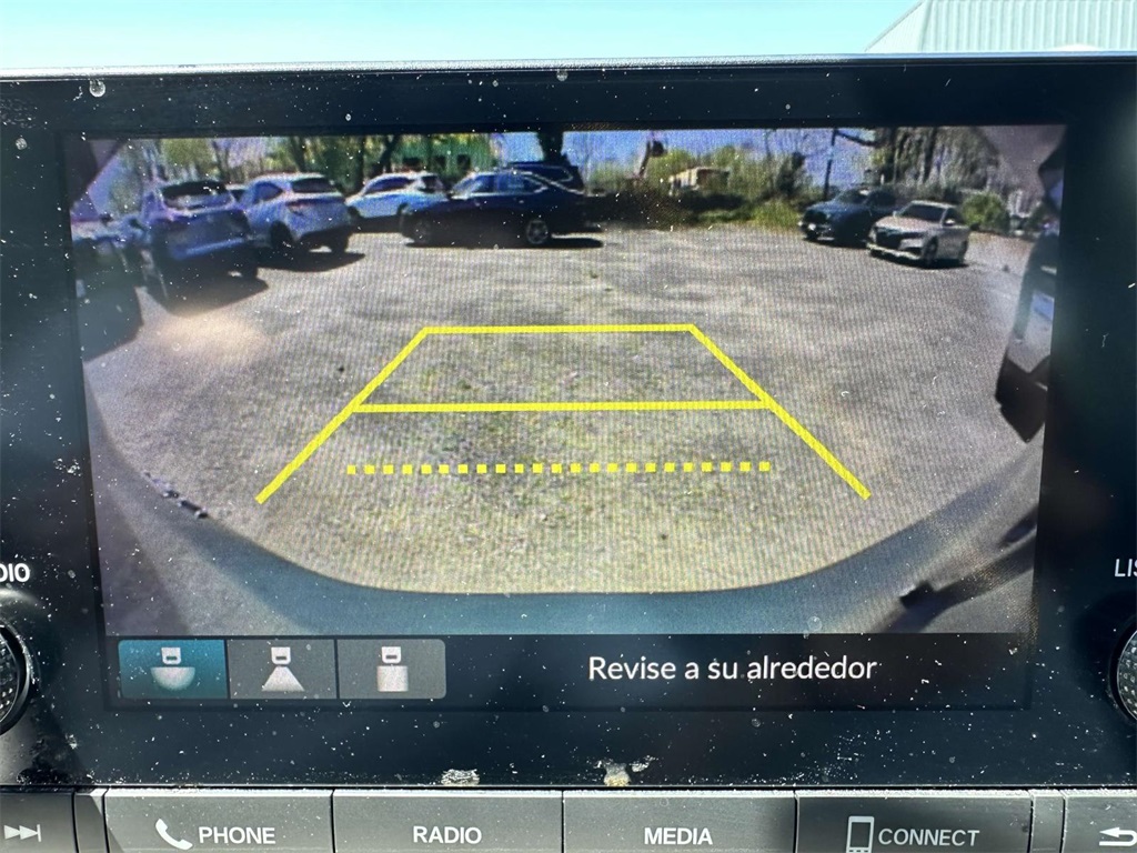 Vehicle image 21 of 30