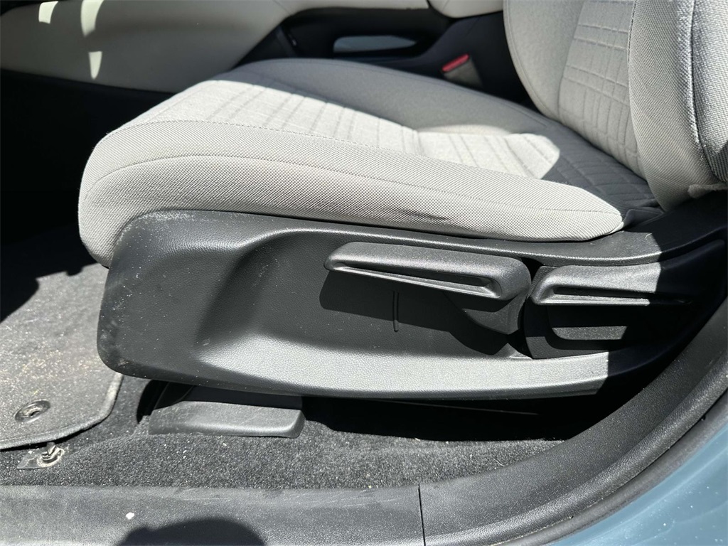 Vehicle image 10 of 30