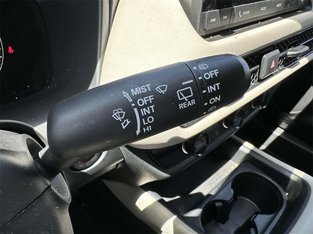 Vehicle image 17 of 30