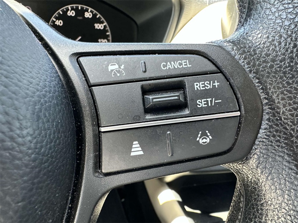 Vehicle image 16 of 30