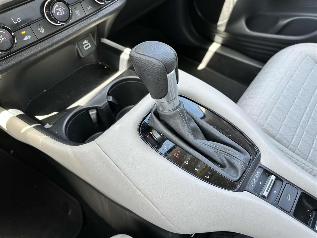 Vehicle image 25 of 30