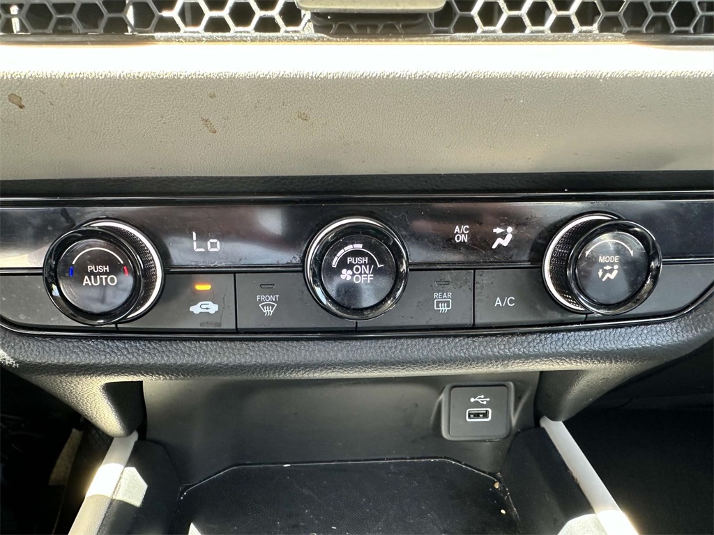 Vehicle image 22 of 30