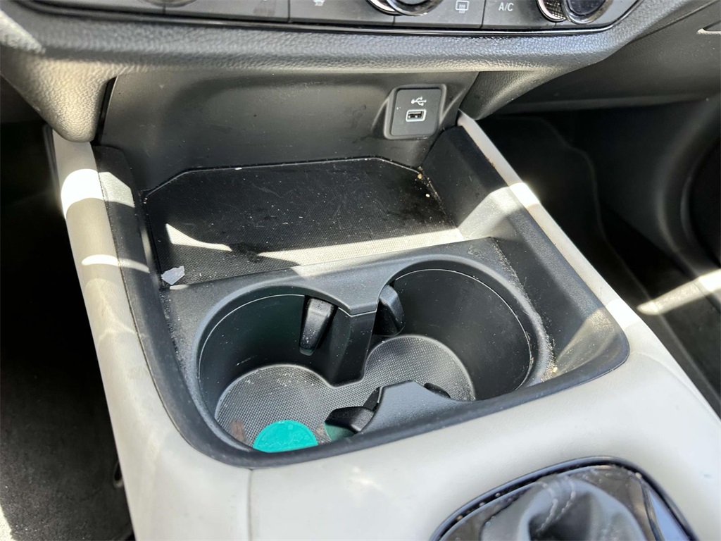 Vehicle image 24 of 30