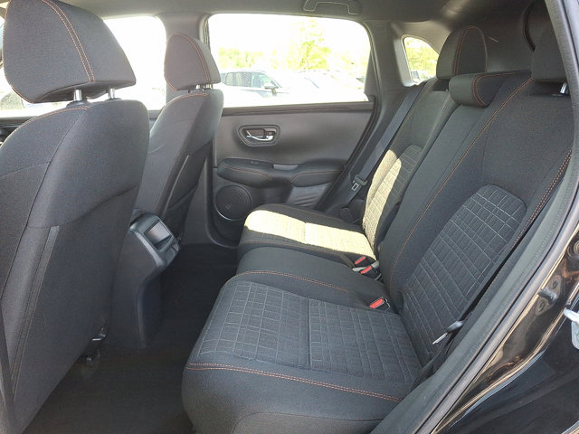Vehicle image 10 of 31
