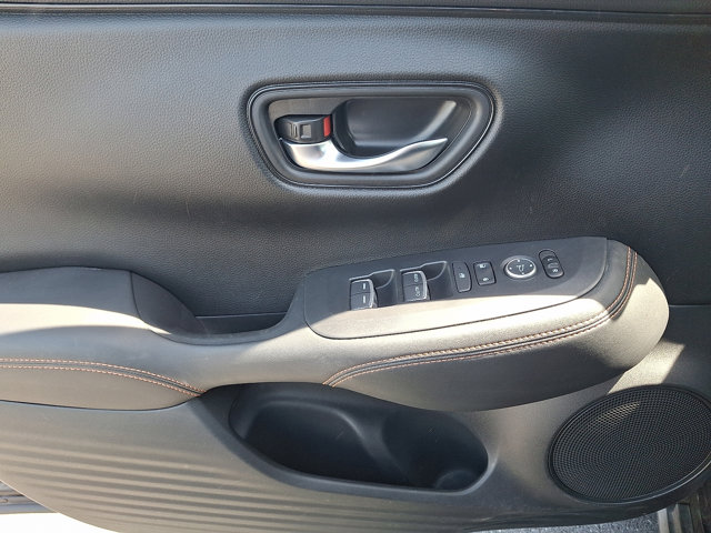 Vehicle image 12 of 31