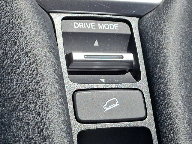 Vehicle image 24 of 31