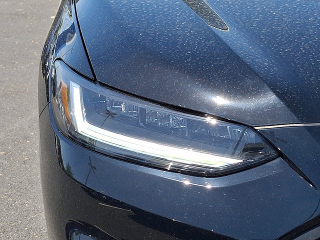 Vehicle image 9 of 31