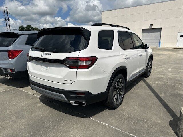 2023 Honda Pilot Elite