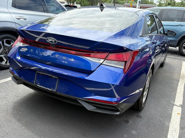 2023 Hyundai Elantra SE
