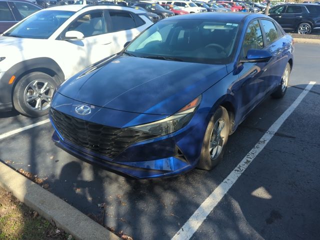 2023 Hyundai Elantra SE