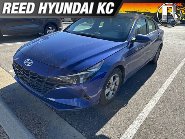 2023 Hyundai Elantra SE