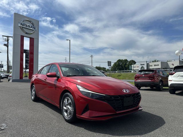 2023 Hyundai Elantra SE