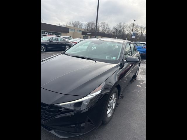 2023 Hyundai Elantra SE