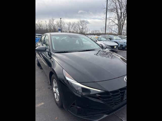 2023 Hyundai Elantra SE