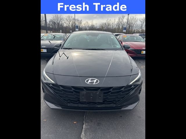 2023 Hyundai Elantra SE