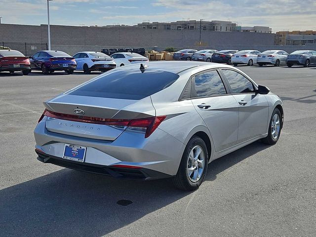 2023 Hyundai Elantra SE