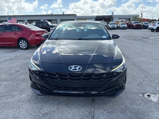 2023 Hyundai Elantra SE