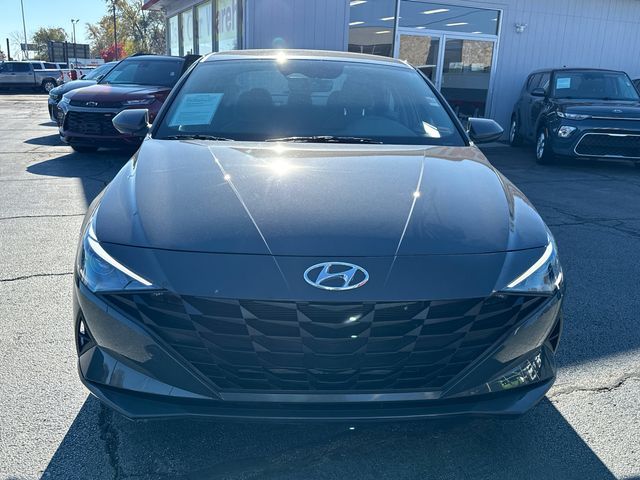 2023 Hyundai Elantra SE