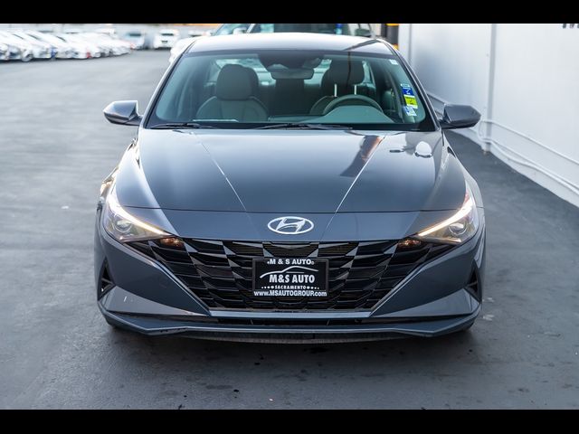 2023 Hyundai Elantra SE