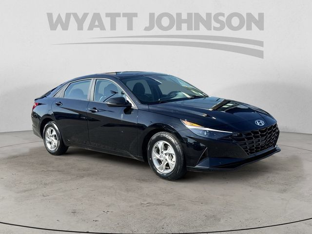2023 Hyundai Elantra SE