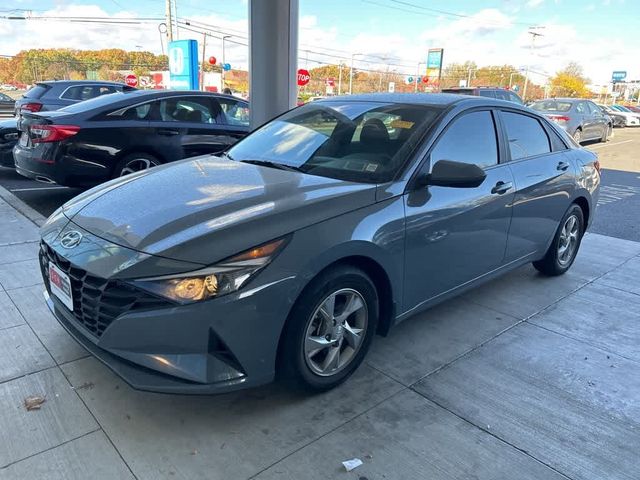 2023 Hyundai Elantra SE