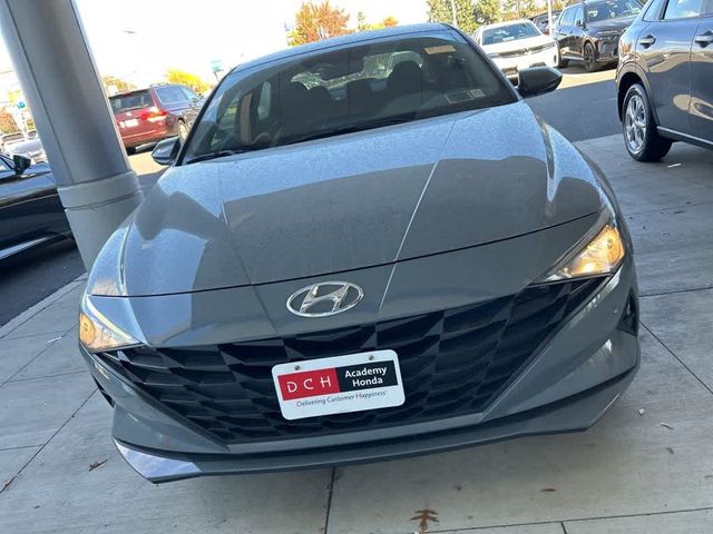 2023 Hyundai Elantra SE