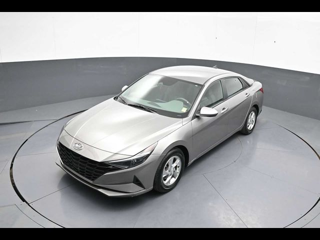 2023 Hyundai Elantra SE