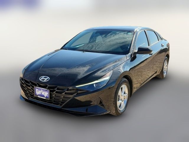 2023 Hyundai Elantra SE