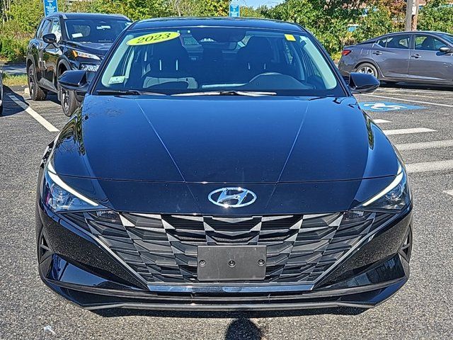 2023 Hyundai Elantra SE