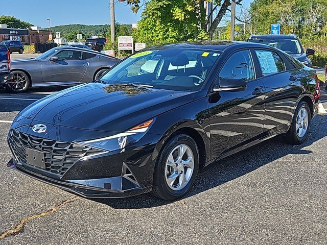 2023 Hyundai Elantra SE