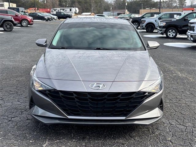 2023 Hyundai Elantra SE