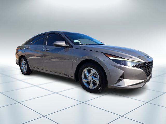 2023 Hyundai Elantra SE