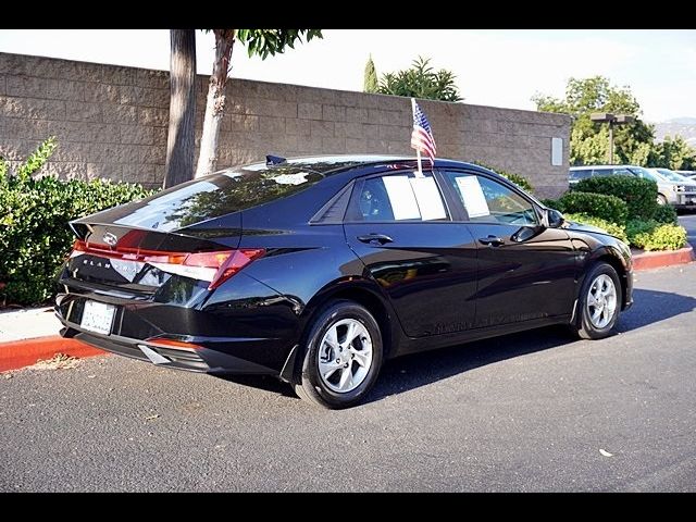 2023 Hyundai Elantra SE